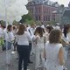 Bijna 3.000 aanwezigen trekken in Witte Mars door straten van Luik na aanslag