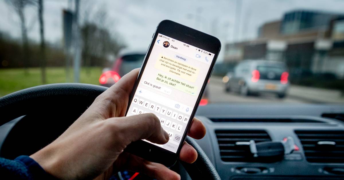 Appen achter het stuur? Deze camera op de N201 houdt ook dat in de gaten