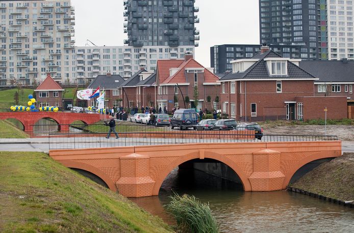 Er zijn in Het Land (onderdeel van De Elementen) wel veel woningen gebouwd maar een school ontbreekt er nog.