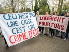 Des dizaines de personnes manifestent à Bruxelles pour le respect du droit à l'accueil