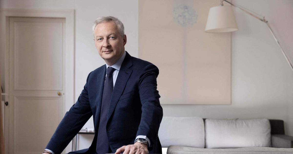 Fransen nóg bozer: terwijl het land omkomt in de problemen, schrijft minister een erotische roman