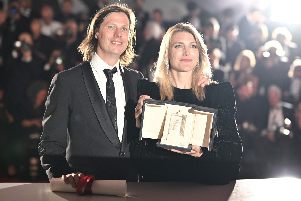 Felix van Groningen e Charlotte Vandermerch hanno vinto il Premio della Giuria con le Otto montagne (Le otto montagne).  foto AFP