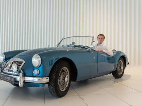 Toen Roef werd geboren, wilde zijn vader ‘ook een cadeau’ en dat werd deze auto: ‘Ik heb ‘m geërfd’