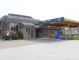 Station Aalter gaat na de zomer al plat: nieuw kleiner loketgebouw, parkeertoren, appartement en winkels in de plaats