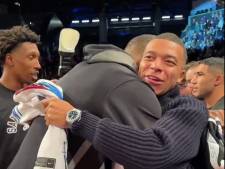 Ovation et cadeaux: l’apparition (très) remarquée de Mbappé à un match de NBA