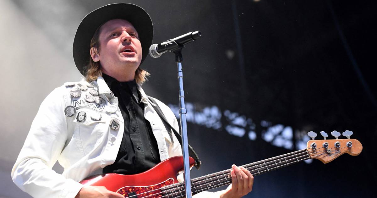 Problemi intorno al frontman degli Arcade Fire: il cantante Feist lascia il tour dopo le accuse di cattiva condotta sessuale |  All’estero