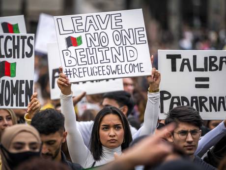 Kabinet wil nog zo'n 2000 Afghanen naar Nederland halen
