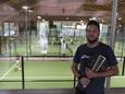 Michaël Van den Broeck bij de nieuwe padelvelden van Wingfield.