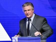 Alec Baldwin remercie ses fans pour leur soutien: “Pas un jour ne passe sans que je pense à cette tragédie”