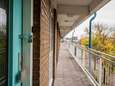 Vrouw ligt wekenlang dood in flat Alphen: vliegenoverlast bij buren