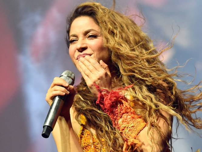 Shakira kondigt tijdens verrassingsconcert in Californië nieuwe wereldtournee aan