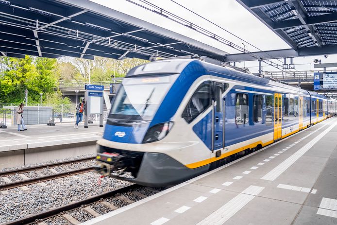 De ambitie om meer treinen te laten rijden tussen Delft en Rotterdam, kan waarschijnlijk niet voor 2024 worden waargemaakt.