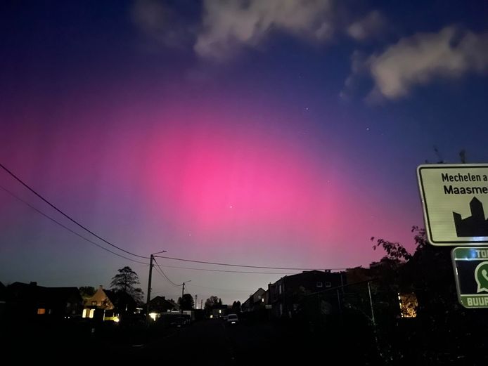 Northern lights over Maasmechelen in Limburg.