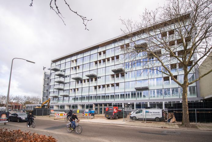 De transformatie van het oude stadhuis in Almelo nadert de voltooiing.