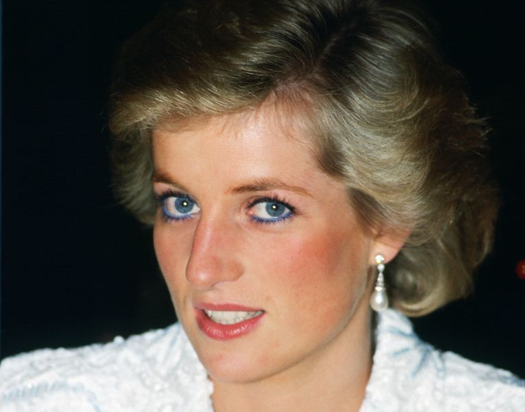 Zó creëer je de iconische blauwe eyeliner van prinses Diana Beeld Getty Images