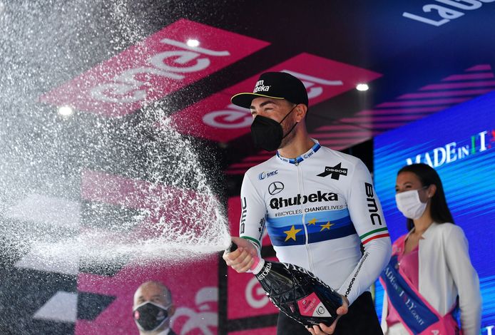 Nizzolo op het podium na zijn ritzege.