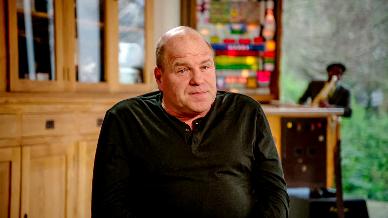 'Ik wil geen voorbeeld voor de jeugd zijn, hè, want dat zou een te groot verraad aan mijn eigen jeugd zijn.' Beeld VTM