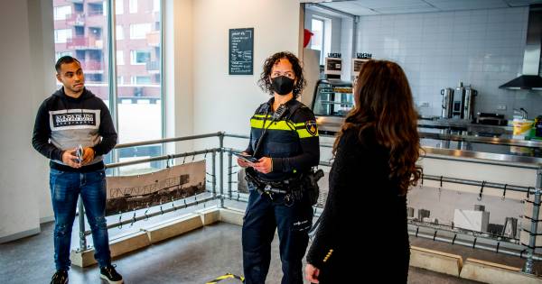 De #inlsusitie live in actie. ‘Te wit', alleen (donker) getintiërs.