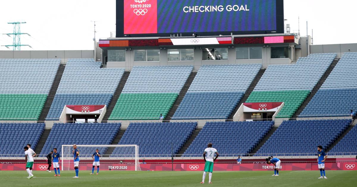 Stop Playing Time When Consulting Var And Give Both Teams The Opportunity To Request Images Sport Netherlands News Live