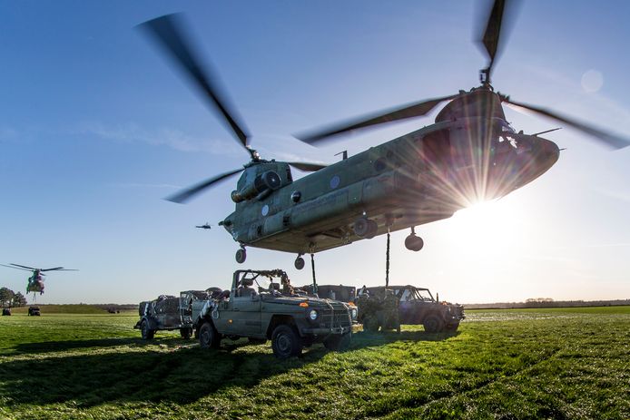 Beelden van een helikopteroefening bij Arnhem uit 2015.