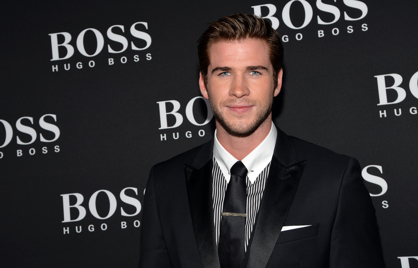Liam Hemsworth gespot met nieuwe mysterieuze date Foto hln.be