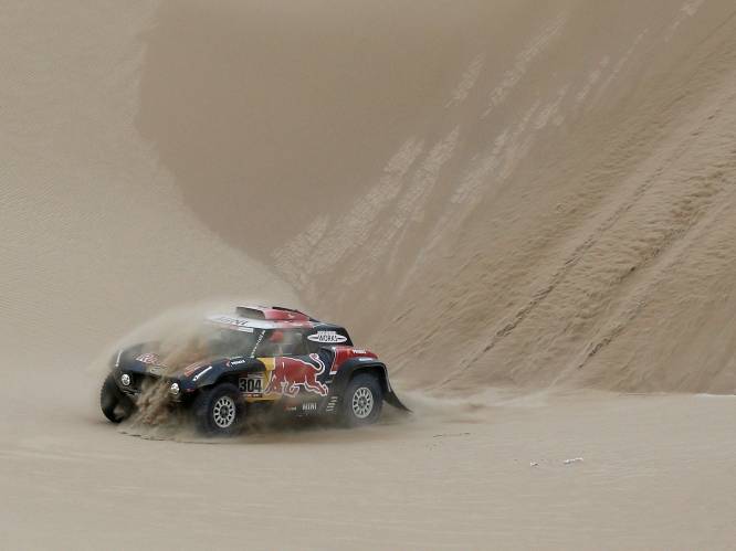 Leider Nasser Al-Attiyah wint voorlaatste Dakar-etappe, Stéphane Peterhansel moet met finish in zicht opgeven