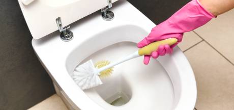 ‘De wc-bril wordt geel, hoe krijg ik het eraf?’
