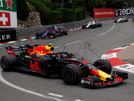 Ricciardo knokt zich naar de overwinning, Verstappen negende in Monaco