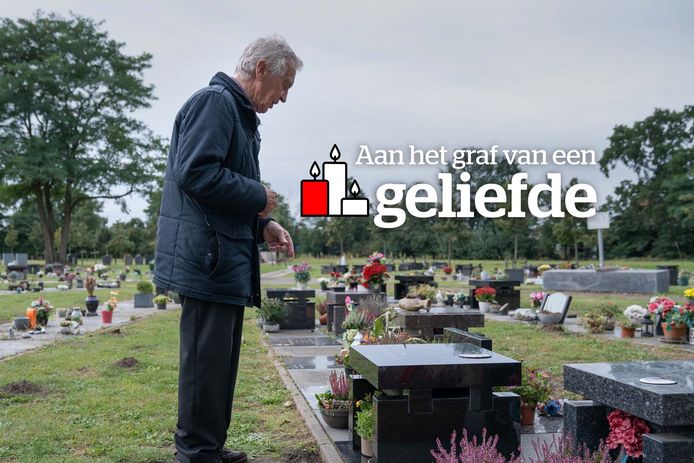 Aan het graf van een geliefde 3 Romain Snoeck (78) verloor een jaar geleden zijn vrouw Agnes. Reportage voor de reeks "aan het graf van een geliefde".