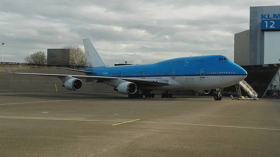 De Boeing die in Twente gedemonteerd gaat worden.