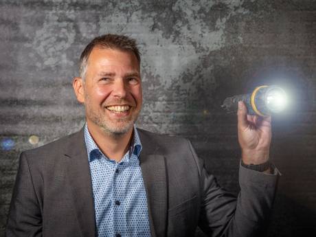 Wetenschapper Arjen ontwikkelt medische apparatuur op basis van licht: zo gaat dat in z’n werk