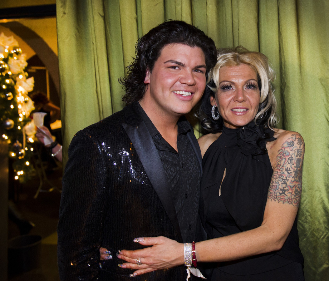 Roy en Rian Donders maken juichpakken voor de kleintjes Foto AD.nl