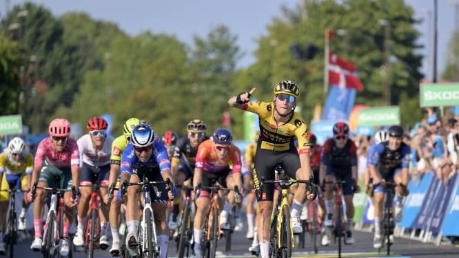 Olav Kooij is Jasper Philipsen in ‘hectische sprint’ de baas en wint eerste etappe Ronde van Denemarken