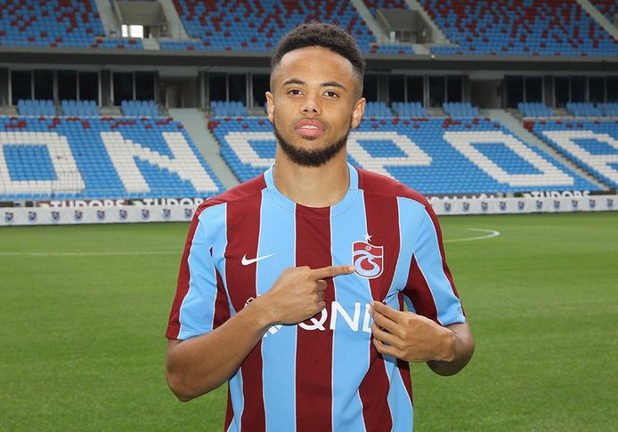 Théo Bongonda bij Trabzonspor.