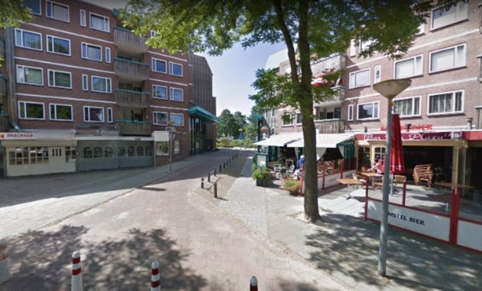 Een 12-jarige jongen in Lelystad werd op Koningsdag beroofd van zijn telefoon. Dat gebeurde aan De Stelling, ook bekend als het Horecapleintje.