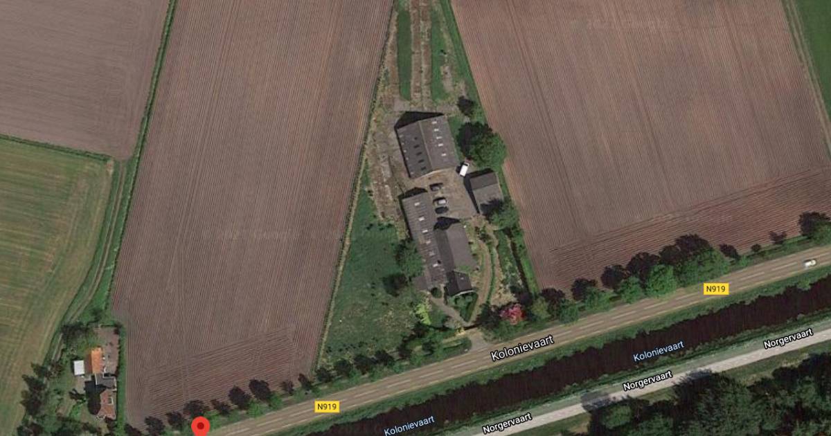 Politie start forensisch onderzoek bij uitgebrande boerderij Huis ter Heide.
