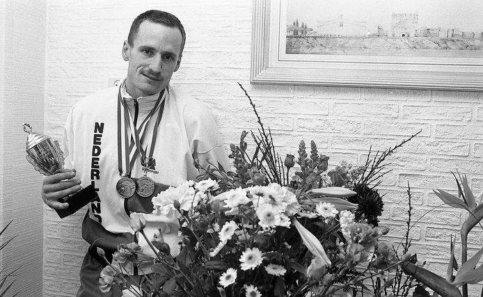 John Cocu als wereldkampioen in 1988. foto: Ed van Alem