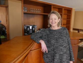 Op zoek naar gezelligheid, lekkere drankjes of een leuke babbel? Saskia (48) heropent bekend café BARita in Zulte
