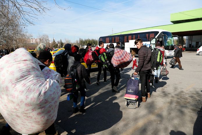 Sinds vorige week zijn migranten vanuit tal van steden in Turkije onderweg naar Griekenland.