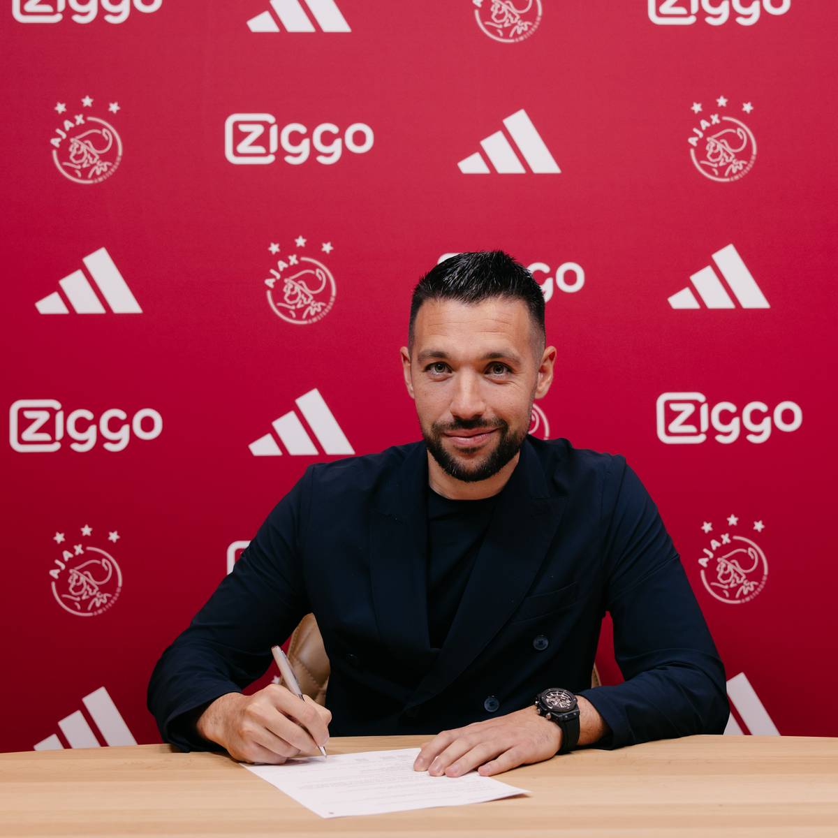 Ajax bevestigt komst nieuwe trainer Francesco Farioli: 'Zijn ervan  overtuigd dat hij hier past' | Nederlands voetbal | bd.nl