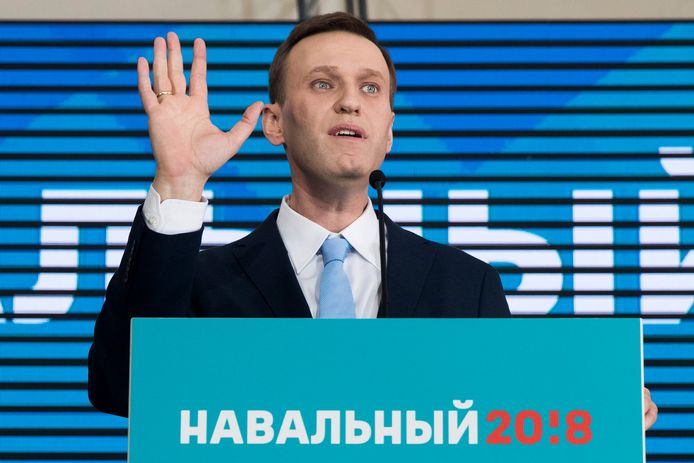 Oppositieleider Alexei Navalny spreekt zijn aanhang toe in Moskou.