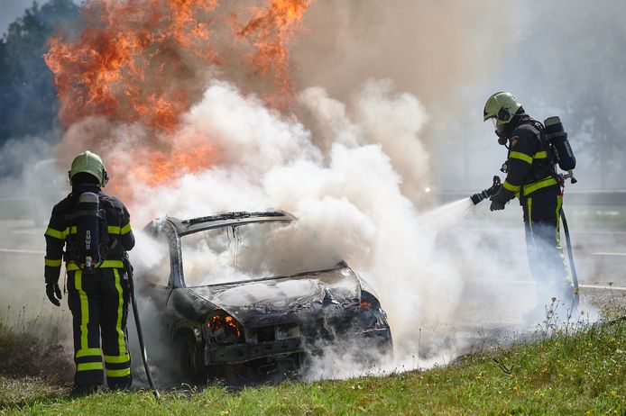 Autobrand op A58