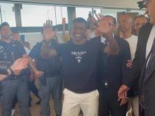 Heldenonthaal voor Georginio Wijnaldum bij aankomst in Rome