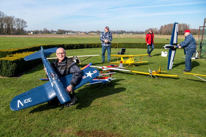 In dienst nemen gewoontjes Universeel Radio Vliegclub Brabant 50 jaar. 'Zelf modelvliegtuig bouwen. Dat is het  mooiste' | Tilburg e.o. | bd.nl