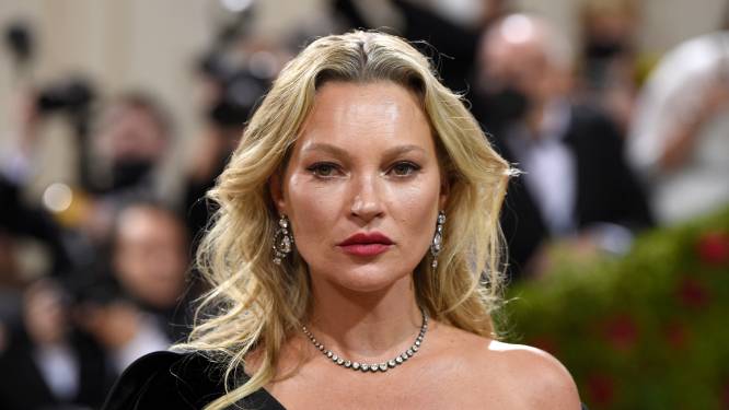 Kate Moss blikt terug op haar getuigenis in rechtszaak tegen Johnny Depp: “Ik moest de waarheid vertellen”
