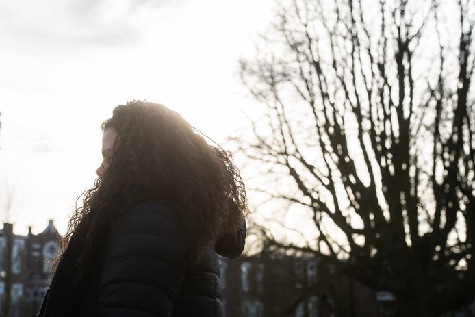 Het begon met achtervolgingen, daarna volgden pesterijen en mishandelingen. De 22-jarige Mila (niet haar echte naam) uit Breda wordt al ruim twee jaar gestalkt door haar ex.  ,,Ik durf bijna de straat niet meer op. Continu ben ik op mijn hoede.''
