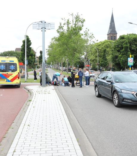 Aanrijding tussen scooter en auto op Hesselt van Dinterlaan Pijnacker