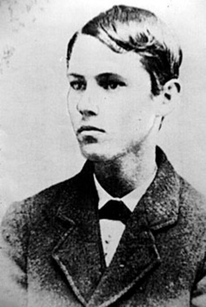 Een bekende foto van de jonge Jesse James waarmee de vondst van Justin Whiting vergeleken werd.