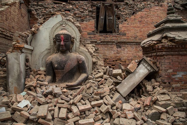 Een ingestorte tempel van de Werelderfgoedsite van Bhaktapur. Beeld GETTY