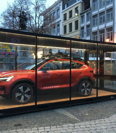 Une publicité pour un SUV fait scandale à Liège: le bourgmestre demande son retrait immédiat